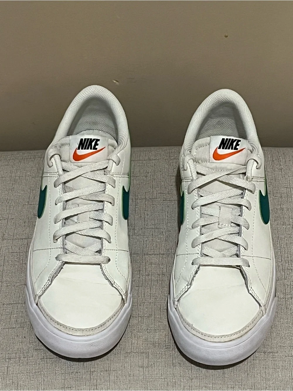 Kids Nike White Leather Sneakers with Dark Green Swoosh, size 6Y
